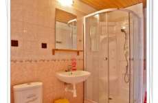 Koupelna v růžovém pokoji