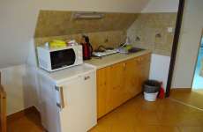 Malý půdní dvouložnicový apartmán E pro až 5 osob - kuchyňský kout