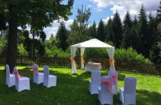 Restaurace RELAX - zahrada s svatebním altánkem Léto